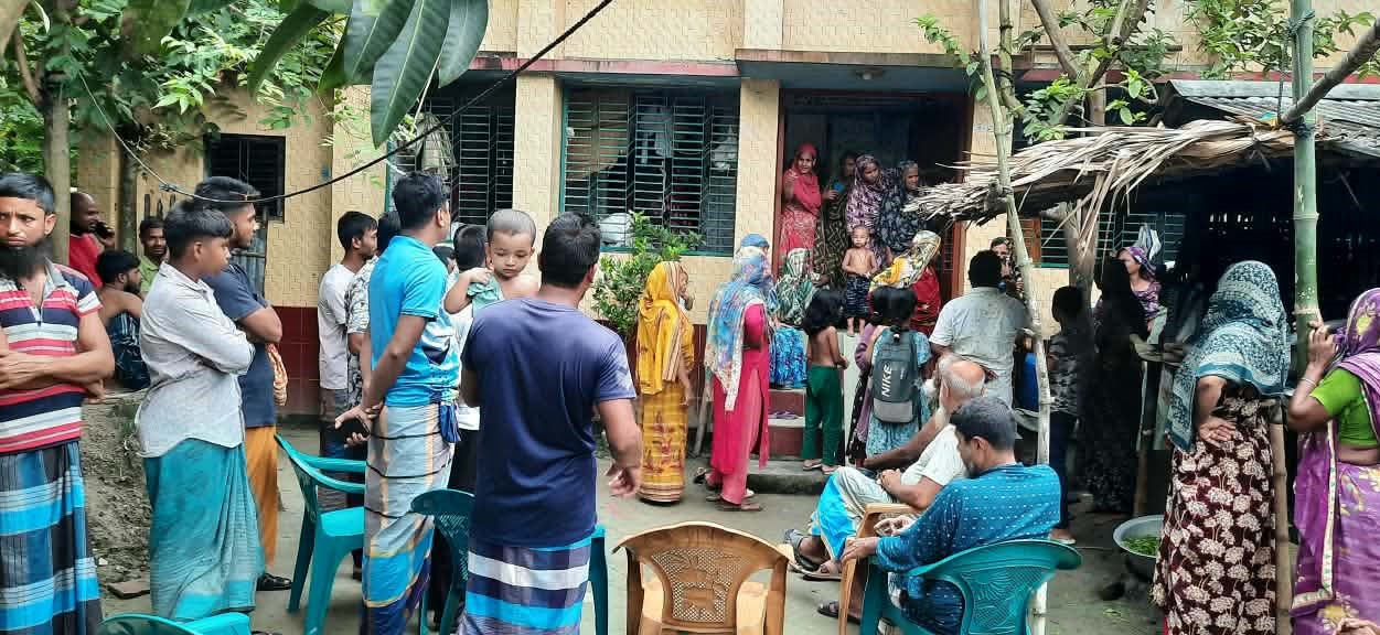 কালিগঞ্জে পারিবারিক কলহে স্ত্রীর মোবাইলের আঘাতে মাথা ফাটল স্বামীর